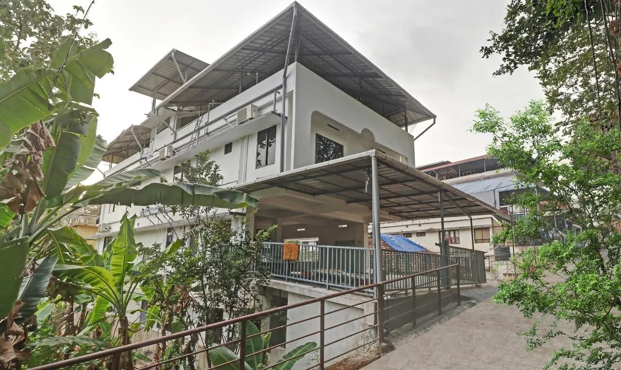 Nirupama,Hotel Aluva 700 Mtr From Aluva Railway Station Alwaye 3*,  India