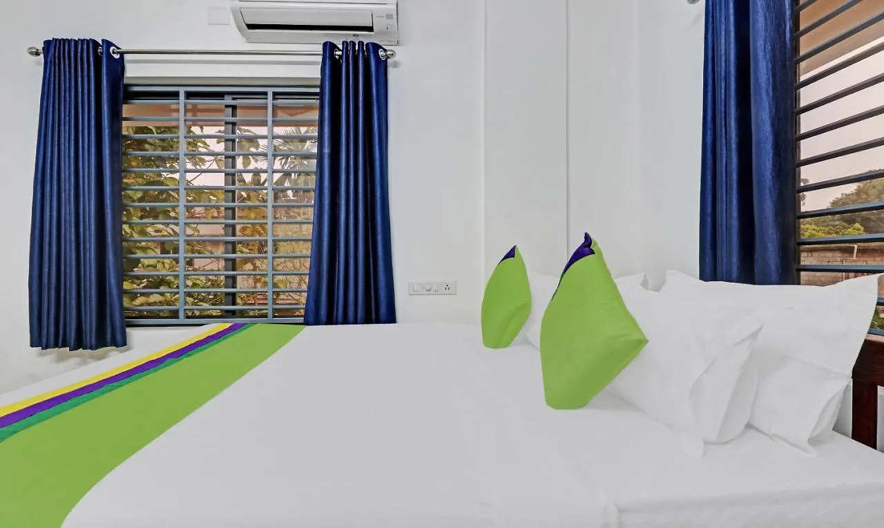 *** Hotel Nirupama,Hotel Aluva 700 Mtr From Aluva Railway Station Alwaye India