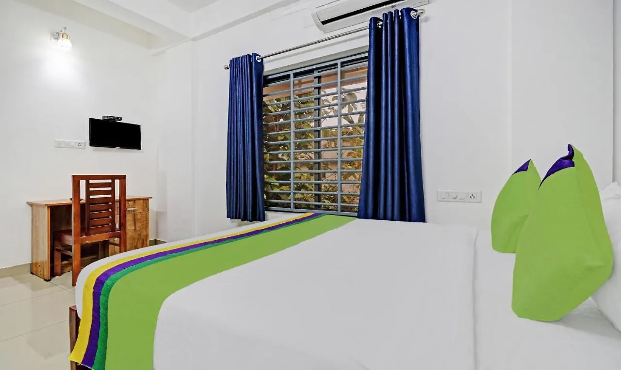Hotel Nirupama,Hotel Aluva 700 Mtr From Aluva Railway Station Alwaye