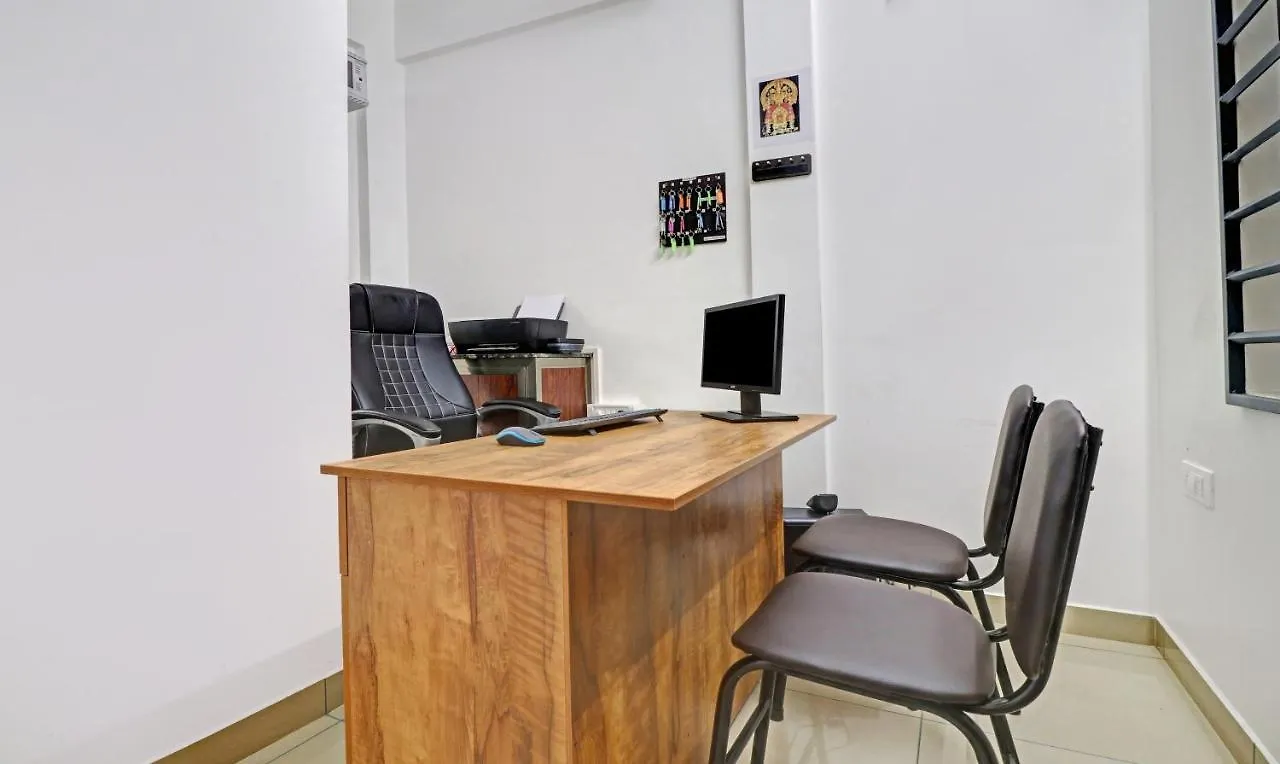 Nirupama,Hotel Aluva 700 Mtr From Aluva Railway Station Alwaye 3*,  India
