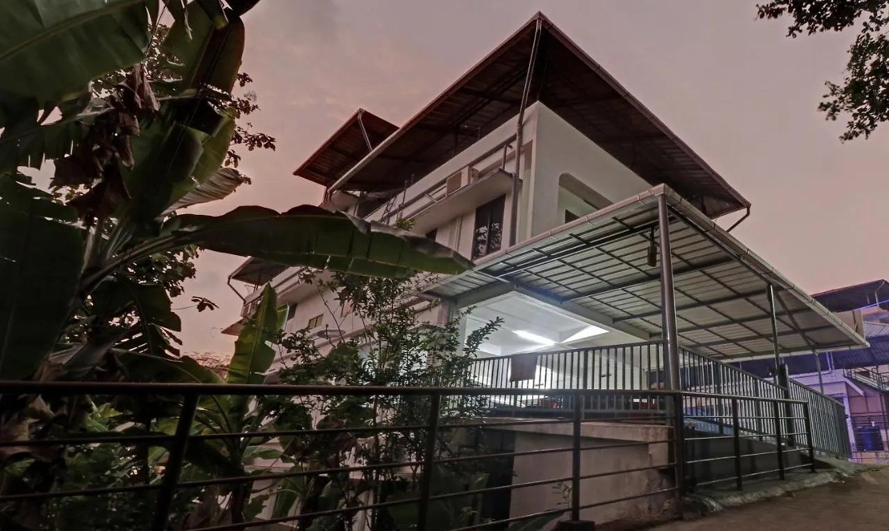 *** Hotel Nirupama,Hotel Aluva 700 Mtr From Aluva Railway Station Alwaye India