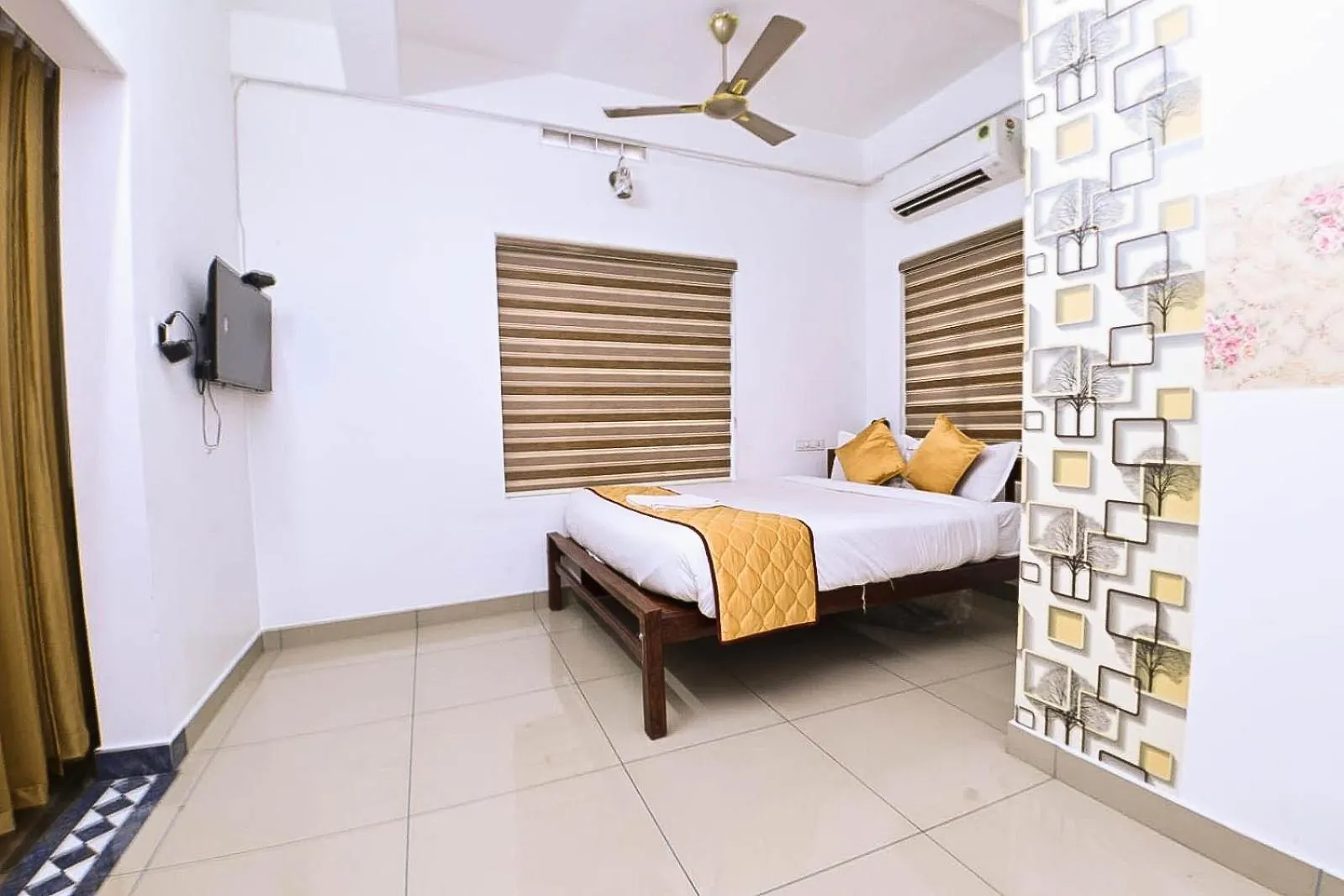 Nirupama,Hotel Aluva 700 Mtr From Aluva Railway Station Alwaye India