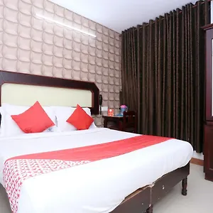Hotel Oyo 8331 Kodavath Residency